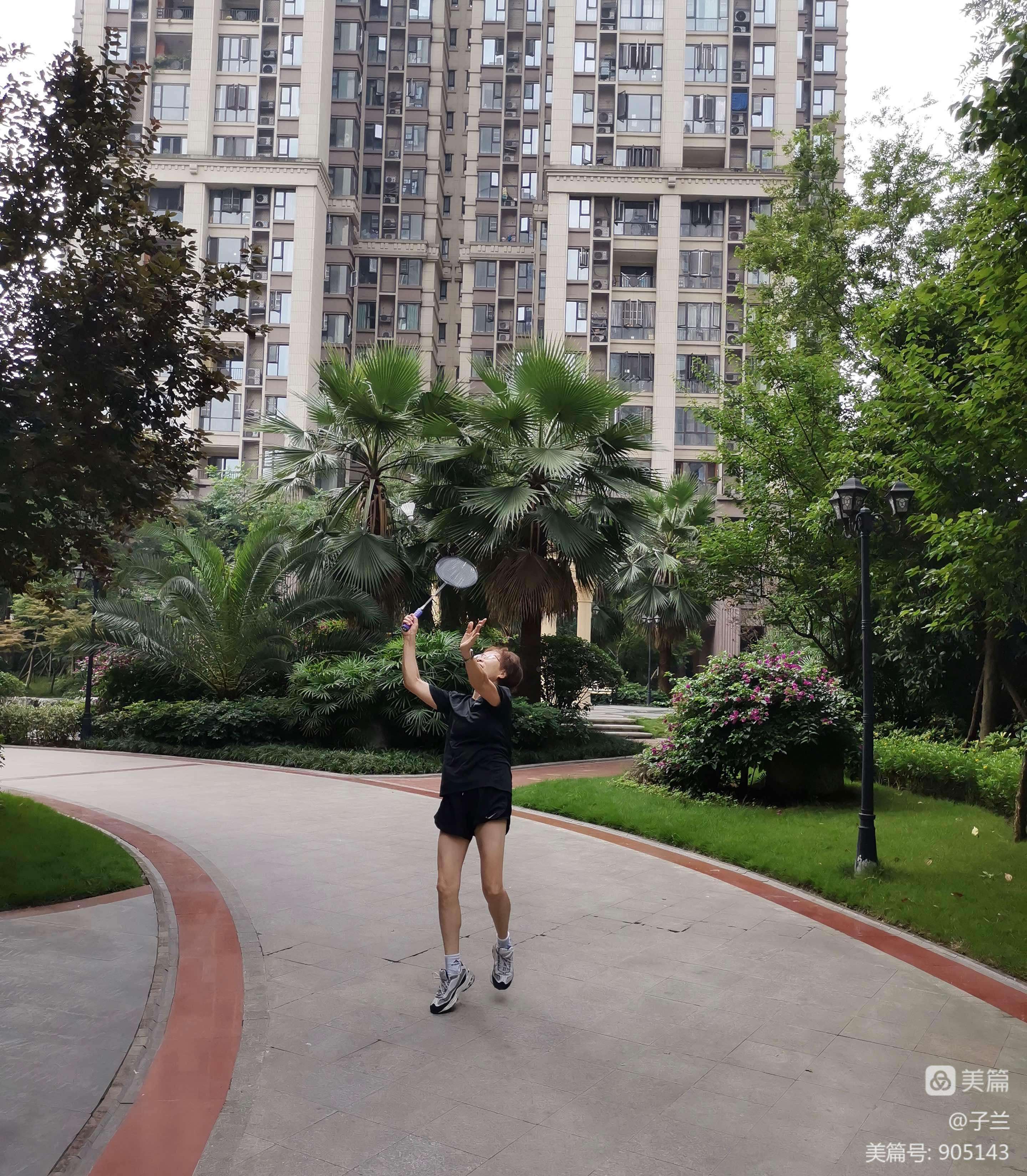 {娛樂城}(打羽毛球图片真人背影晚上)